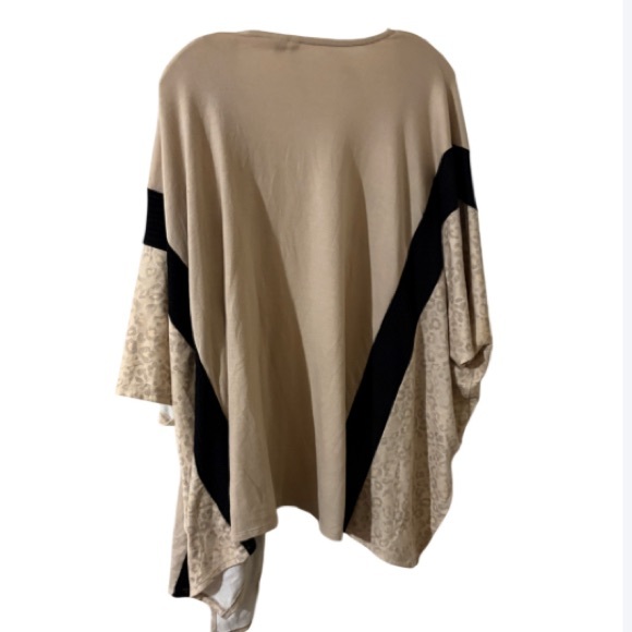 Cato Tan and Black leopard print Women's Poncho top. Size L but runs big. NWOT - Picture 2 of 2